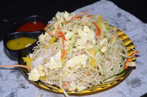 Egg Hakka Noodles